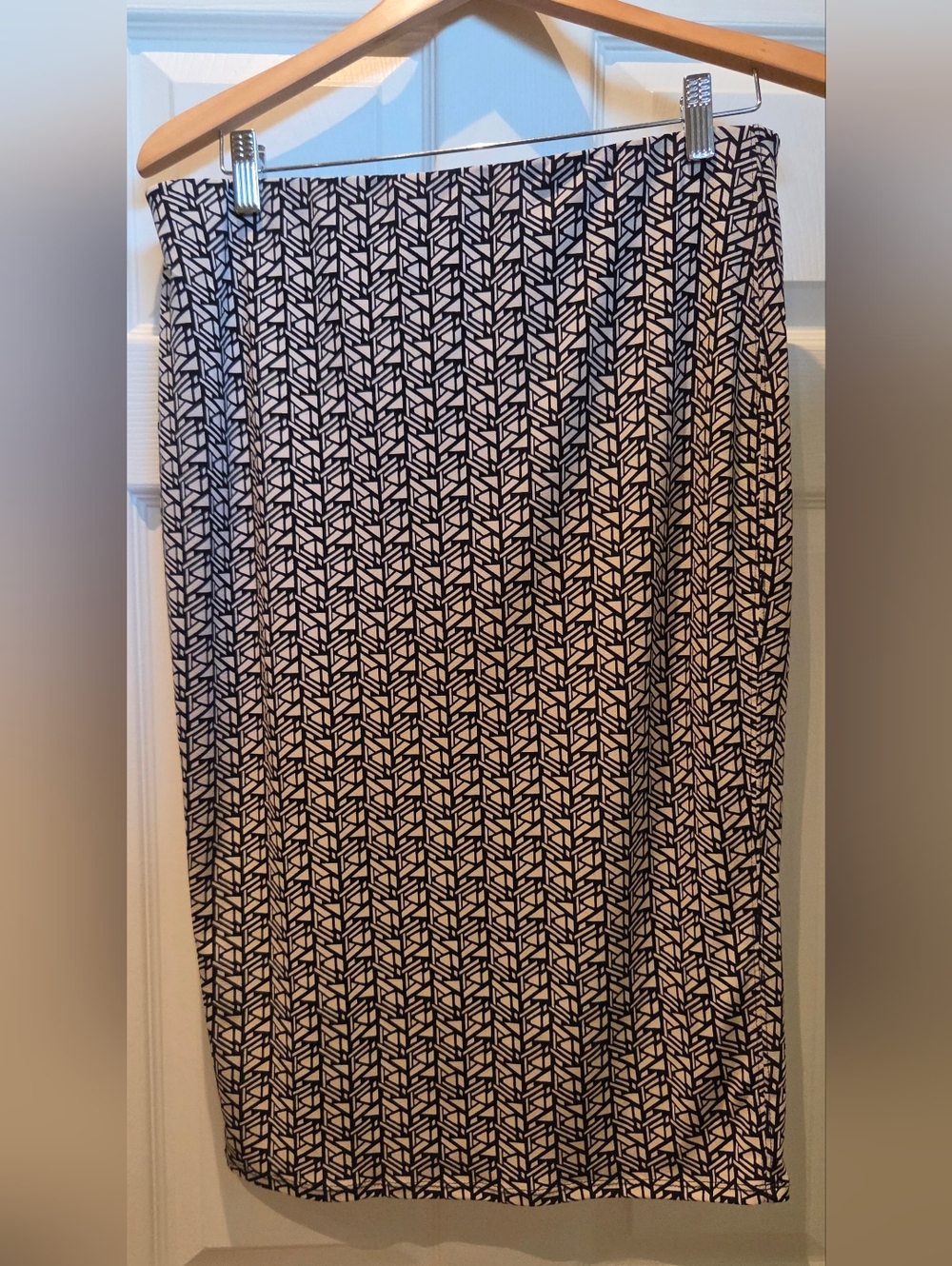 Vince Camuto Black and Tan Geometric Stretch Pencil Skirt